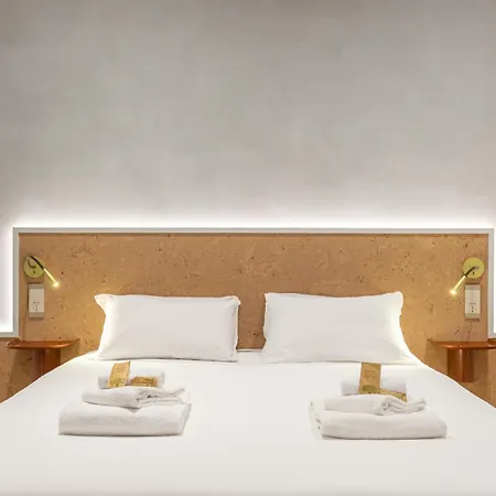 Spanish Steps Exclusive 3bdr Apartment