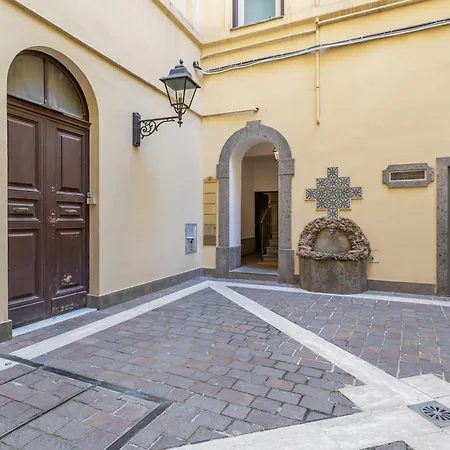 Spanish Steps Exclusive 3bdr Apartmán *