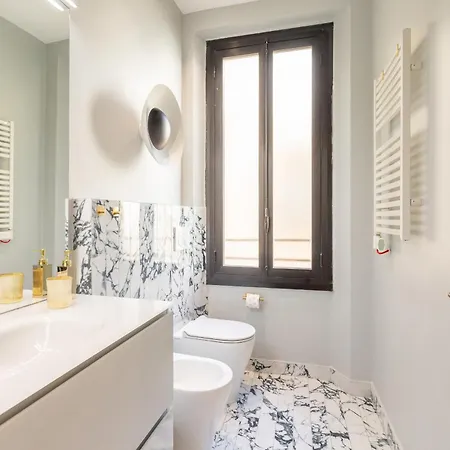 Spanish Steps Exclusive 3bdr Apartmán *